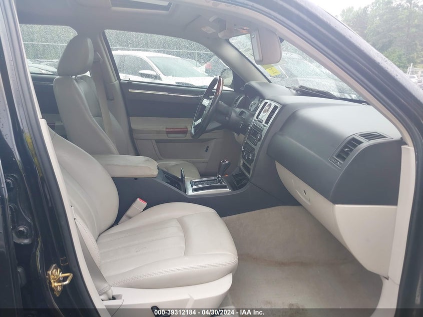 2006 Chrysler 300C VIN: 2C3KA63H46H318982 Lot: 39312184