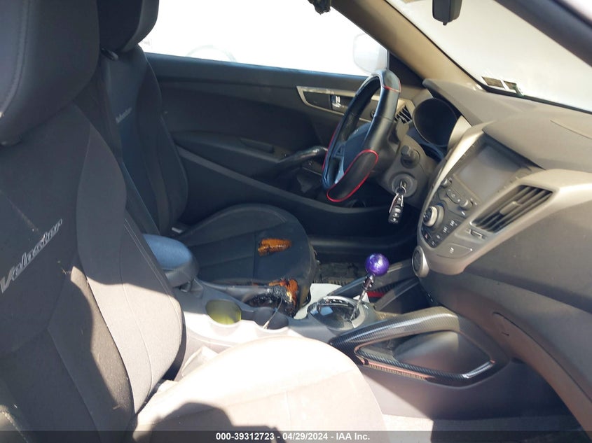 2017 Hyundai Veloster VIN: KMHTC6AD1HU324258 Lot: 39312723