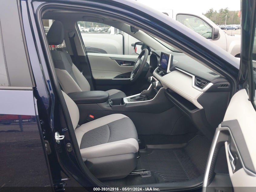 2024 TOYOTA RAV4 XLE - 2T3P1RFV3RW443402