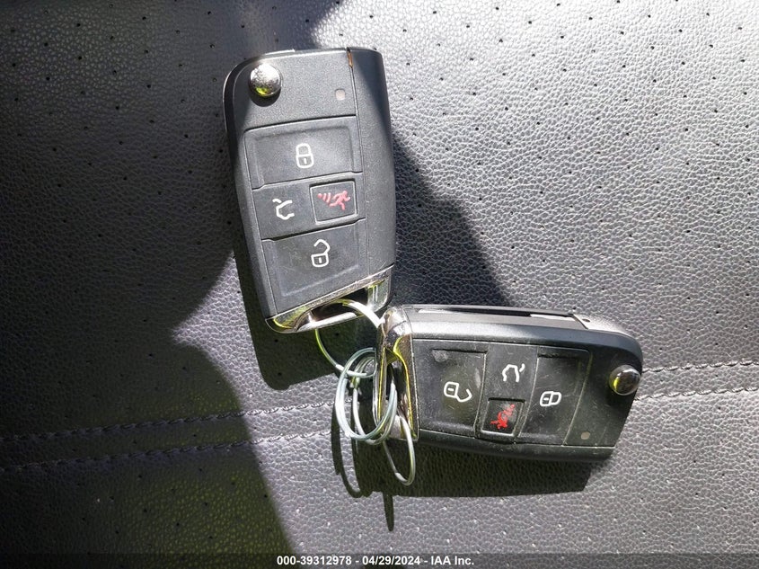 2015 VOLKSWAGEN GOLF SPORTWAGEN TDI S 4-DOOR - 3VWFA7AU7FM508955