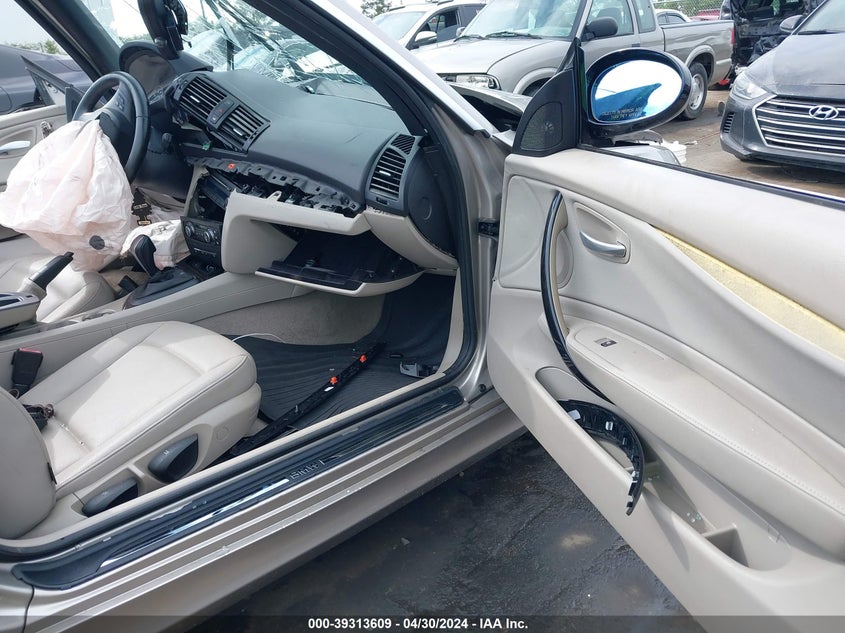 2008 BMW 128I VIN: WBAUL73508VJ74008 Lot: 39313609