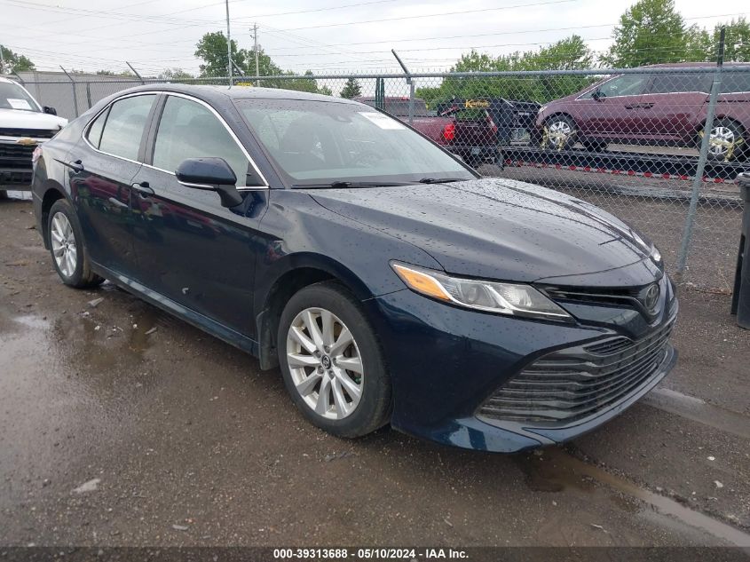 2018 Toyota Camry Le VIN: 4T1B11HK5JU620401 Lot: 39313688