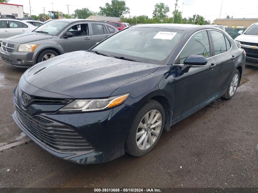 2018 Toyota Camry Le VIN: 4T1B11HK5JU620401 Lot: 39313688