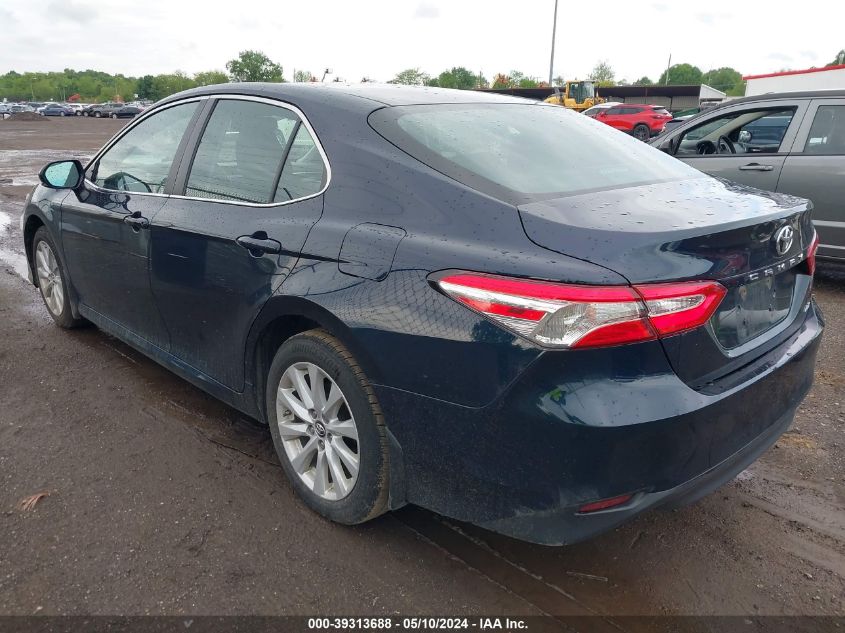 2018 Toyota Camry Le VIN: 4T1B11HK5JU620401 Lot: 39313688