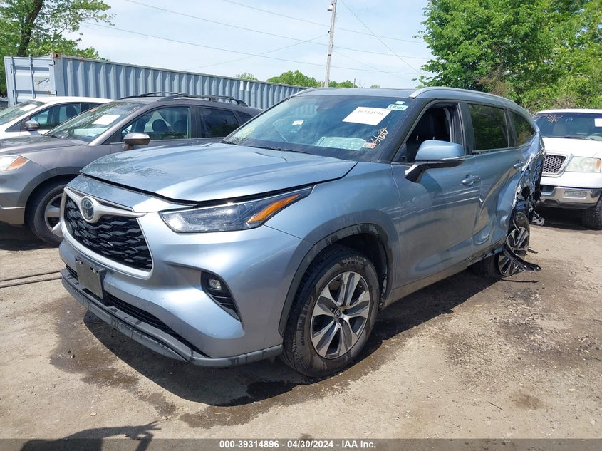 VIN 5TDKDRAH5PS521065 2023 TOYOTA HIGHLANDER XLE