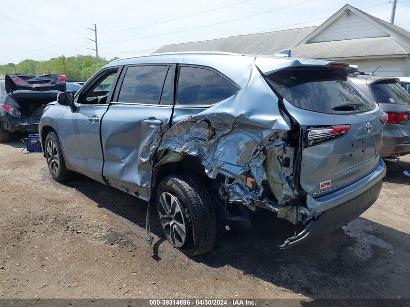 VIN 5TDKDRAH5PS521065 2023 TOYOTA HIGHLANDER XLE