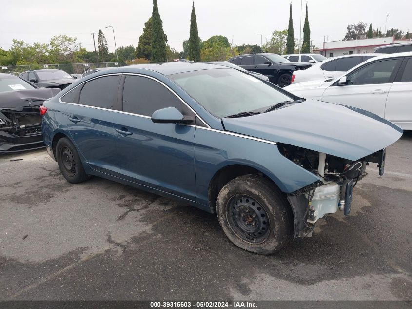 5NPE24AF7HH574927 2017 HYUNDAI SONATA - Image 1