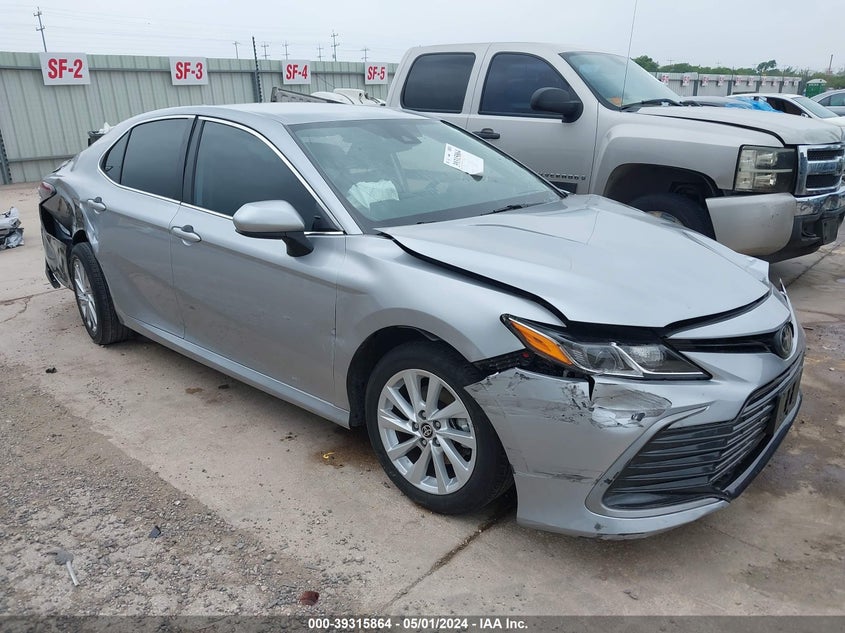 TOYOTA CAMRY LE 2022