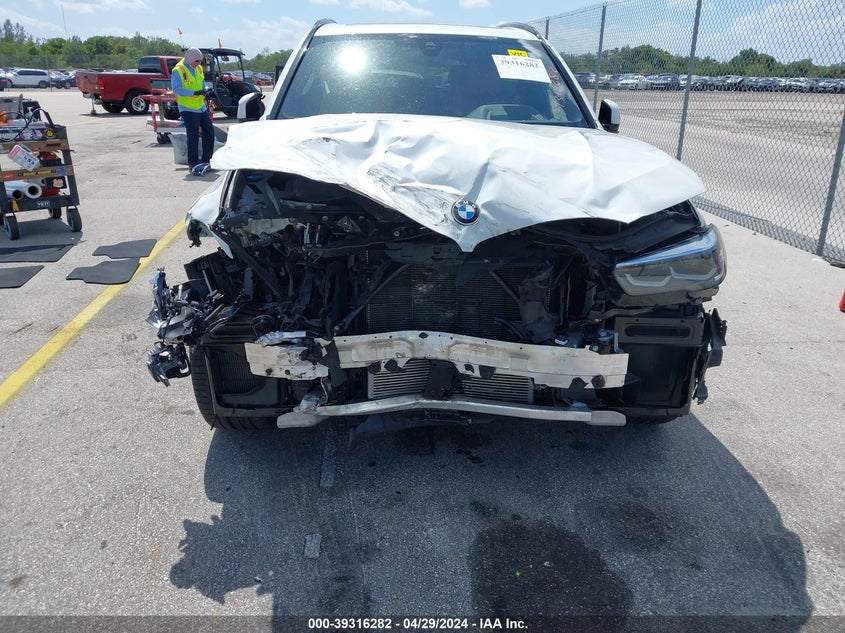 2022 BMW X5 VIN: 5UXCR4C00N9K56646