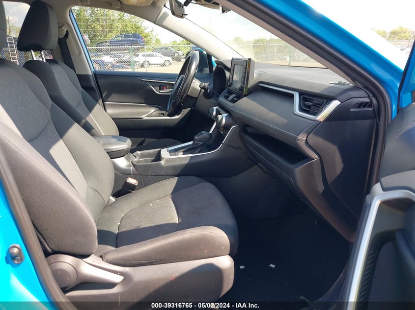 2019 TOYOTA RAV4 XLE - 2T3W1RFV8KW031817