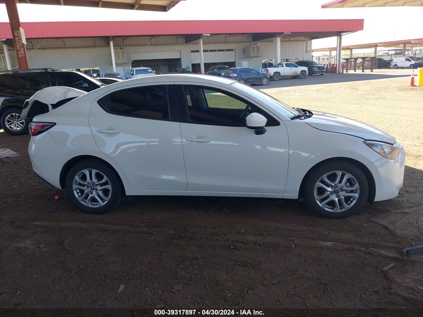 VIN 3MYDLBYV3JY312116 2018 TOYOTA YARIS IA
