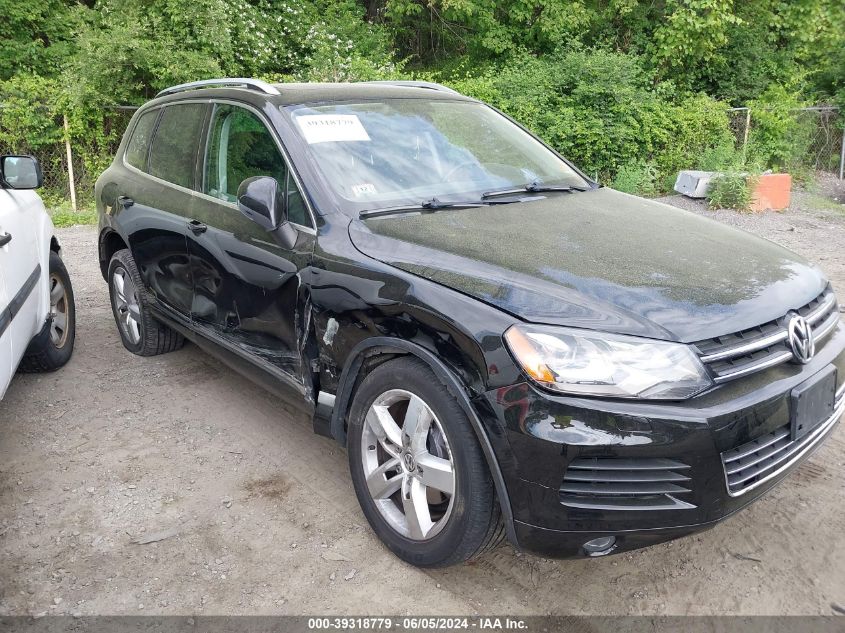 2014 VOLKSWAGEN TOUAREG 3.6L LUX - WVGEF9BP0ED014575