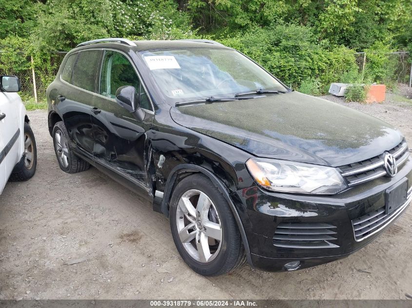 2014 Volkswagen Touareg 3.6L Lux VIN: WVGEF9BP0ED014575 Lot: 39318779