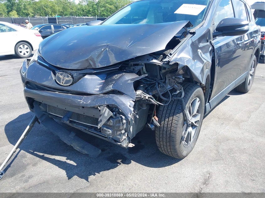 2016 TOYOTA RAV4 XLE - JTMWFREV4GJ091277