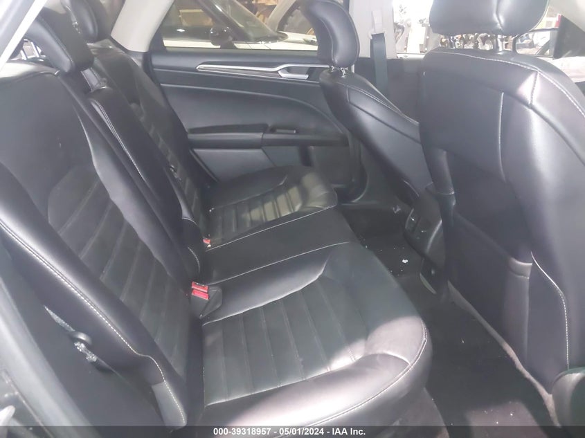 VIN 3FA6P0T92HR281168 2017 FORD FUSION SE