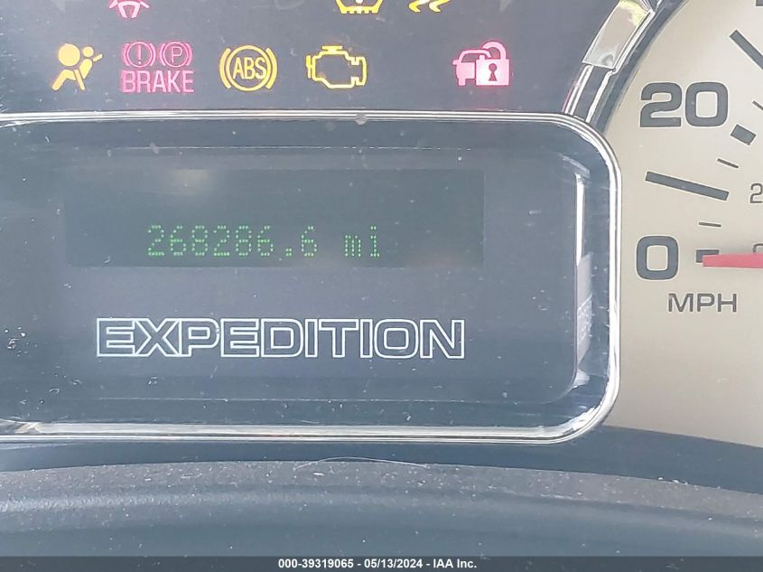 2010 Ford Expedition Limited VIN: 1FMJU1K56AEM76135 Lot: 39319065