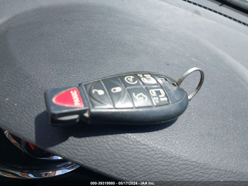 2011 Chrysler Town & Country Touring-L VIN: 2A4RR8DG0BR633734 Lot: 39319980