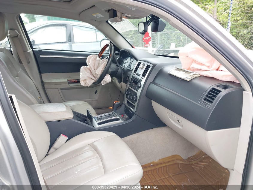 2007 Chrysler 300C VIN: 2C3KA63HX7H633545 Lot: 39320429