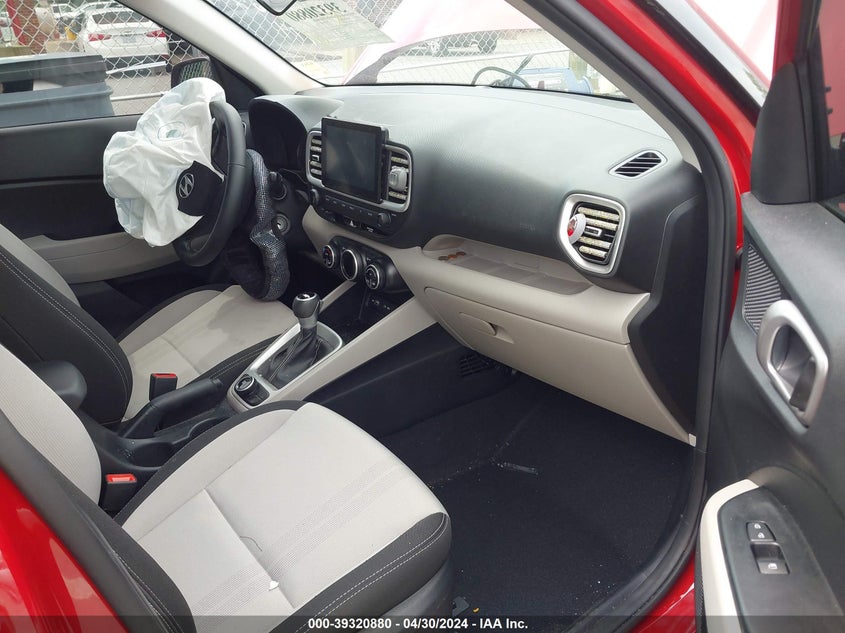 2022 Hyundai Venue Sel VIN: KMHRC8A37NU184774 Lot: 39320880