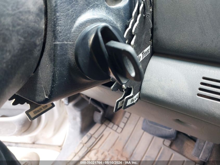 2002 Ford F-350 Lariat/Xl/Xlt VIN: 1FTWW33FX2EB45711 Lot: 39321764