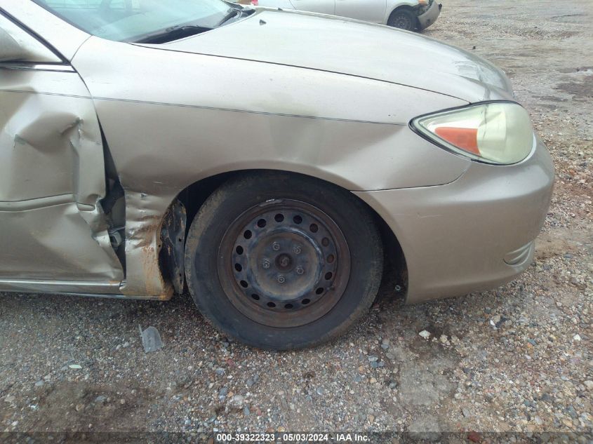 2004 Toyota Camry Le VIN: JTDBE32K640259978 Lot: 39322323