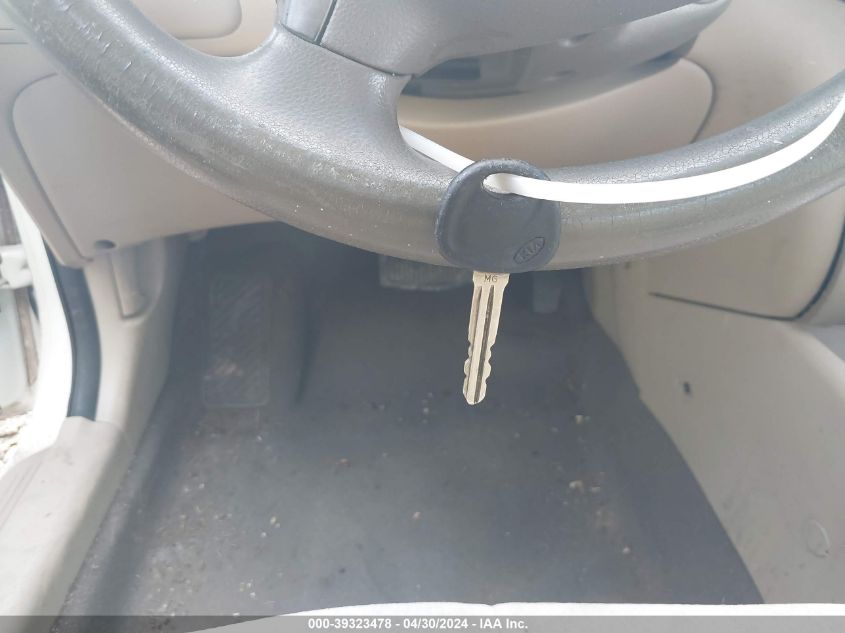 2008 Kia Optima Lx VIN: KNAGE123685261500 Lot: 39323478