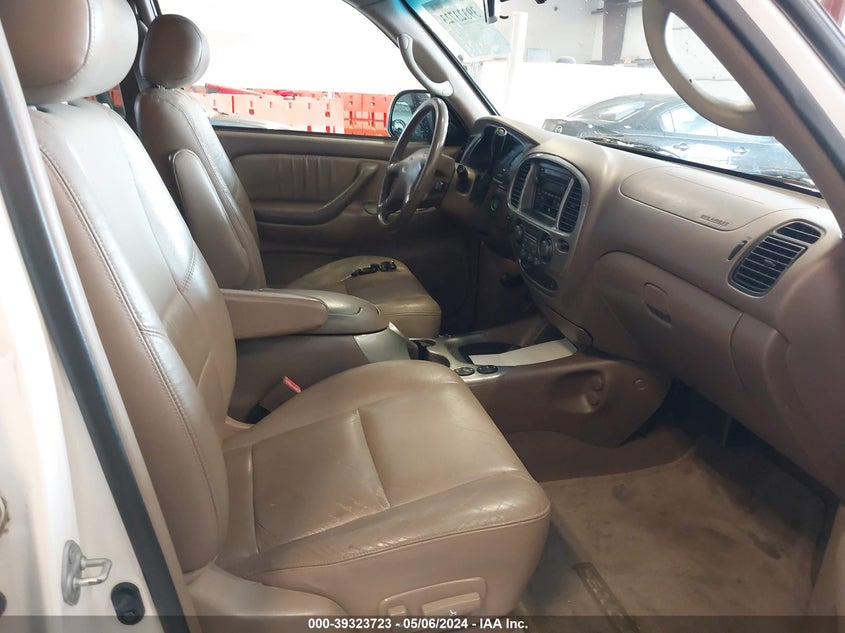 2001 Toyota Sequoia Limited V8 VIN: 5TDZT38AX1S012880 Lot: 39323723