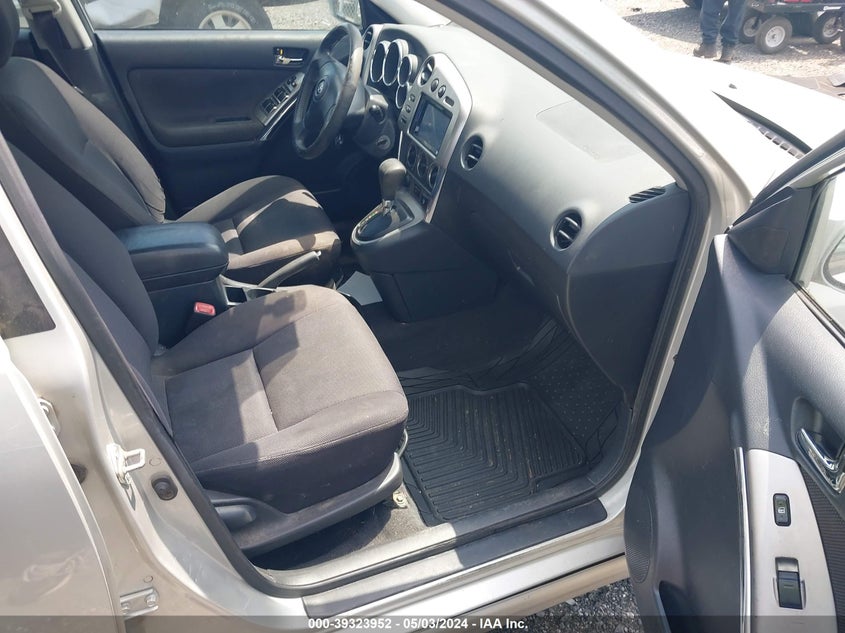 2004 Toyota Matrix Xr VIN: 2T1KR32E04C173585 Lot: 39323952