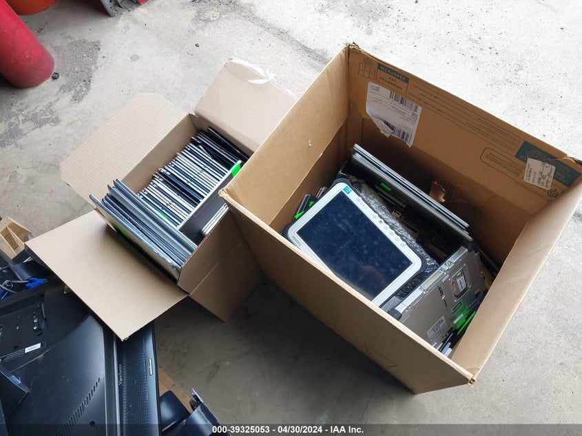 2000 MISCELLANEOUS TABLETS & IPHONES