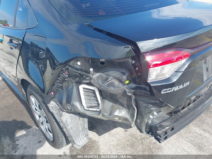 VIN JTDEPMAE5NJ207021 2022 TOYOTA COROLLA LE