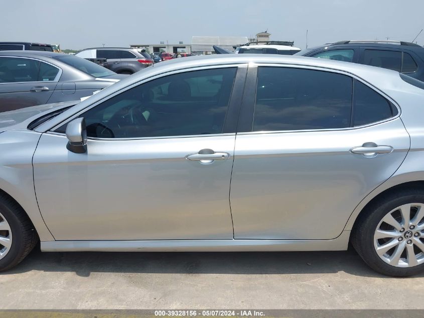 2018 Toyota Camry Le VIN: 4T1B11HK1JU032138 Lot: 39328156