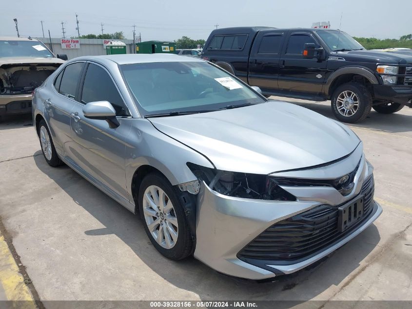 2018 Toyota Camry Le VIN: 4T1B11HK1JU032138 Lot: 39328156