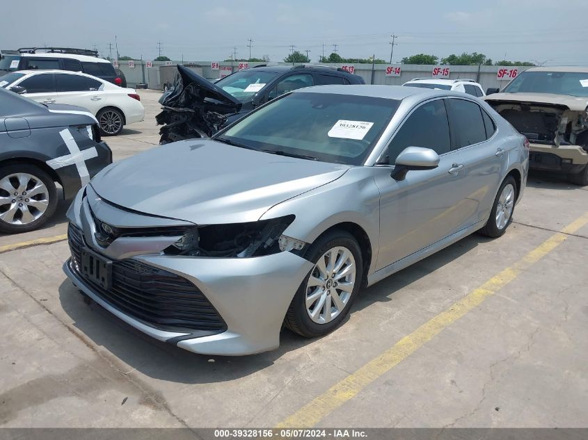 2018 Toyota Camry Le VIN: 4T1B11HK1JU032138 Lot: 39328156