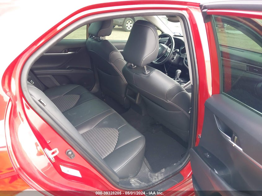 2019 TOYOTA CAMRY SE - 4T1B11HK2KU160096