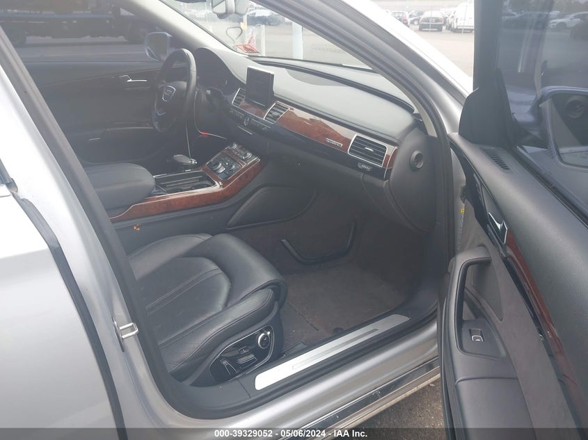 2011 Audi A8 L 4.2 VIN: WAURVAFD2BN021640 Lot: 39329052