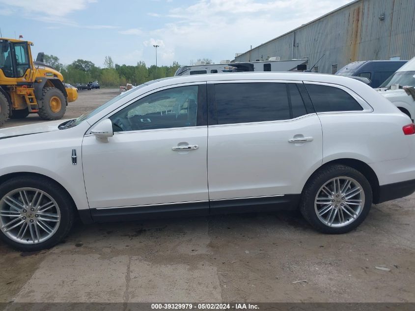 2018 Lincoln Mkt Reserve VIN: 2LMHJ5ATXJBL01672 Lot: 39329979