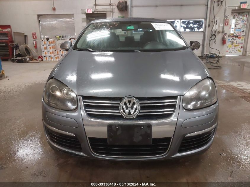 2009 Volkswagen Jetta Se/Sel VIN: 3VWRZ71K79M015432 Lot: 39330419