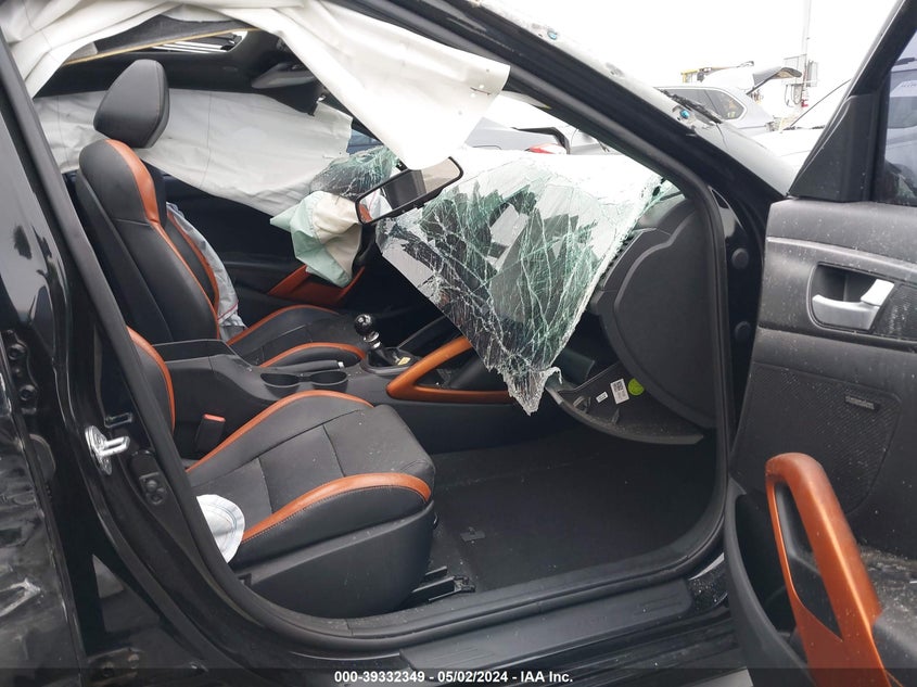 2016 Hyundai Veloster Turbo VIN: KMHTC6AE3GU262711 Lot: 39332349