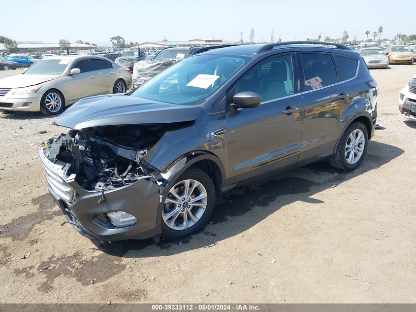 VIN 1FMCU0GD0JUA97992 2018 FORD ESCAPE SE
