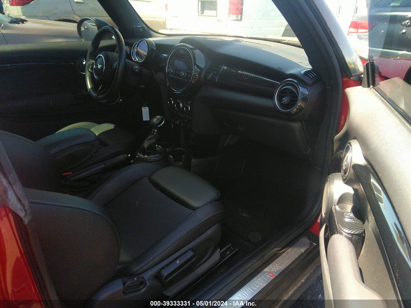 2015 Mini Hardtop Cooper S VIN: WMWXP7C54F2A40444 Lot: 39333331