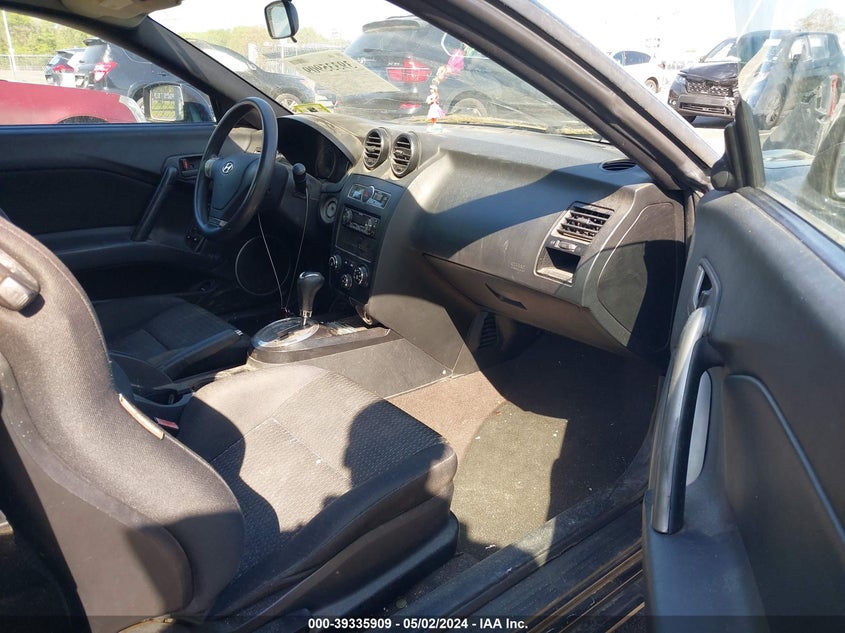 2008 Hyundai Tiburon Gs VIN: KMHHM66D08U288428 Lot: 39335909