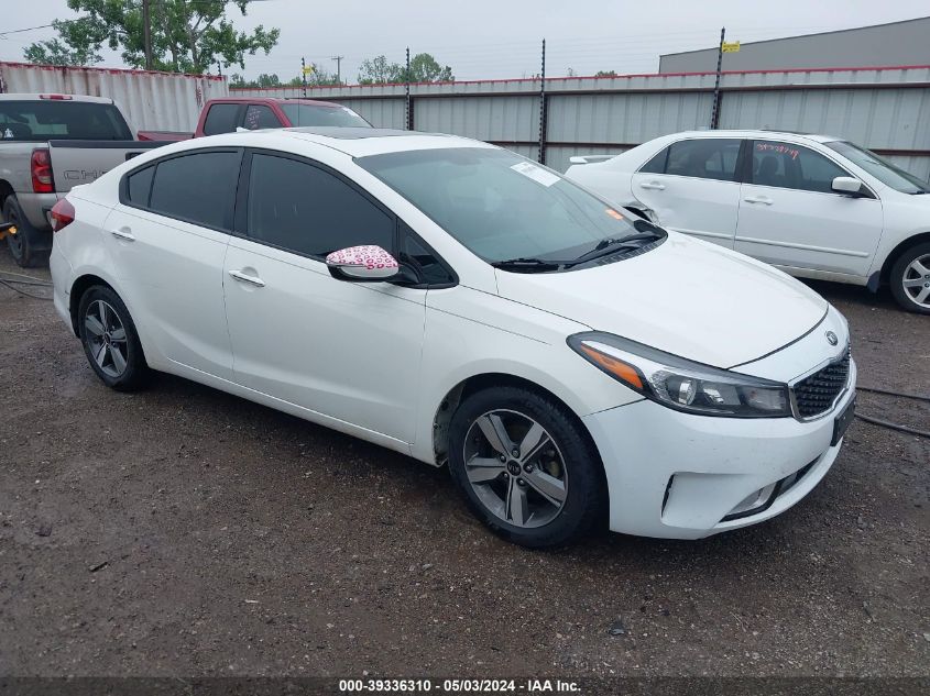 3KPFL4A77JE215193 2018 KIA FORTE - Image 1