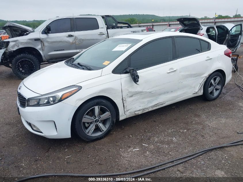 3KPFL4A77JE215193 2018 KIA FORTE - Image 2