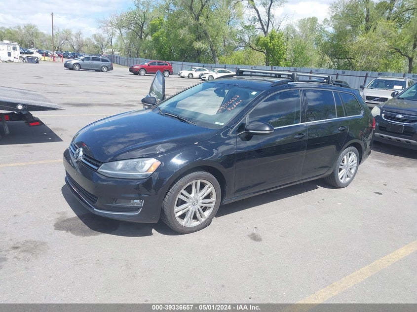 2015 VOLKSWAGEN GOLF SPORTWAGEN TDI SE 4-DOOR - 3VWCA7AU2FM516870
