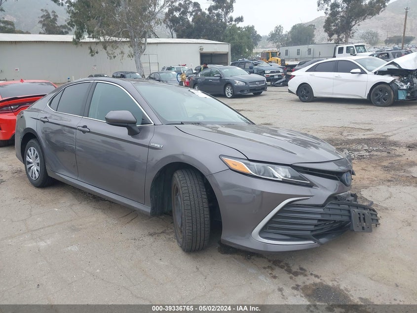 TOYOTA CAMRY LE HYBRID 2021