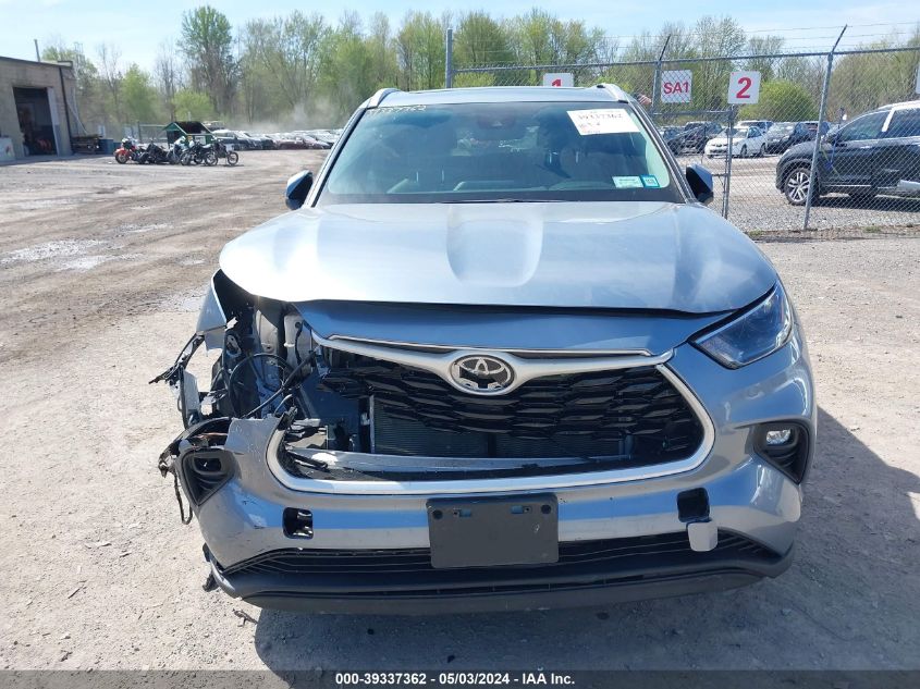 5TDGZRBH0NS208895 2022 Toyota Highlander Xle