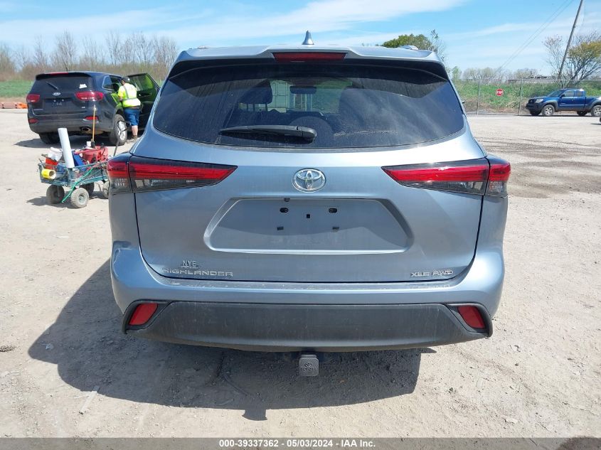 5TDGZRBH0NS208895 2022 Toyota Highlander Xle