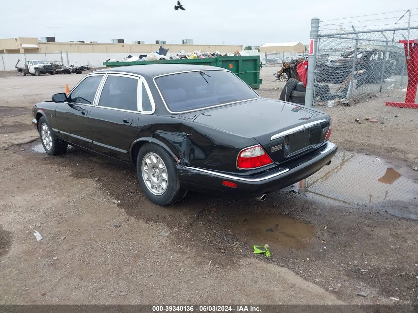 2000 Jaguar Xj8 VIN: SAJDA14C5YLF10559 Lot: 39340136