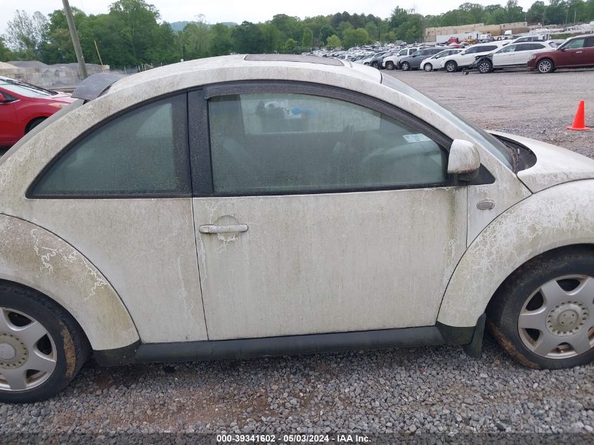 3VWDD21C6YM423892 | 2000 VOLKSWAGEN NEW BEETLE