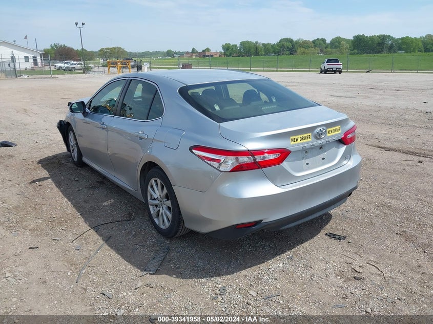 2018 TOYOTA CAMRY LE - JTNB11HK9J3024293